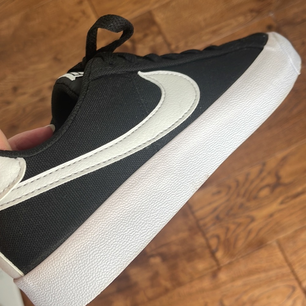 Nike Shoes - Picture 4 of 5